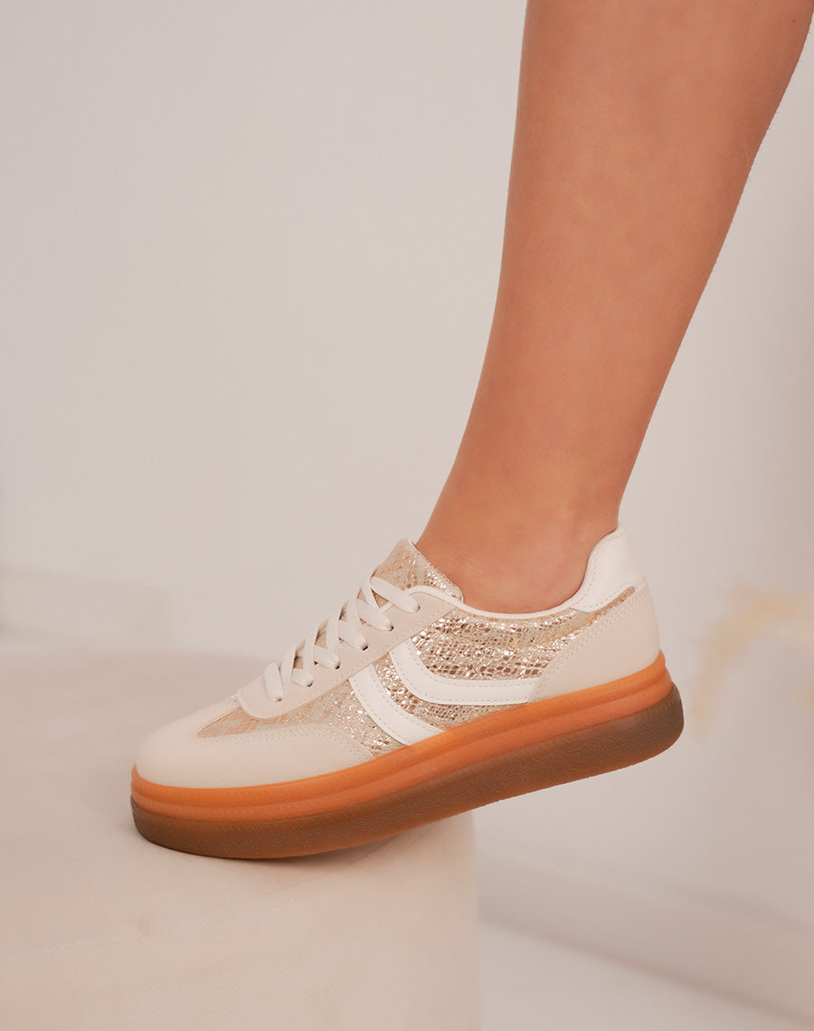Baskets femme beige en suédine avec effet croco métallisé et semelle plateforme marron