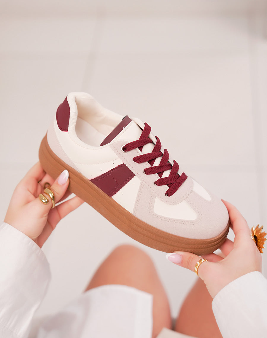 Baskets femme beiges à plateforme camel tendance avec lacets bordeaux et détails suédine