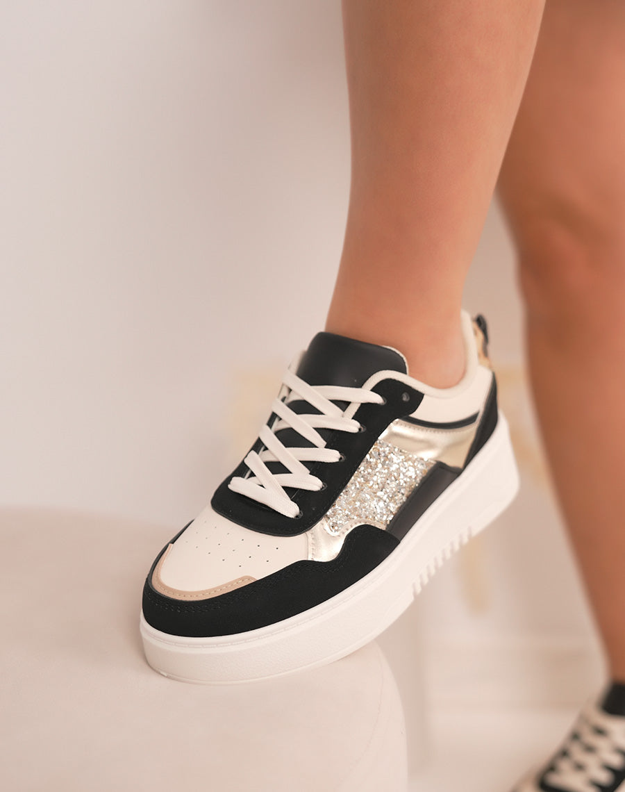 Baskets femme beiges et noires tendance avec paillettes dorées et détails léopard