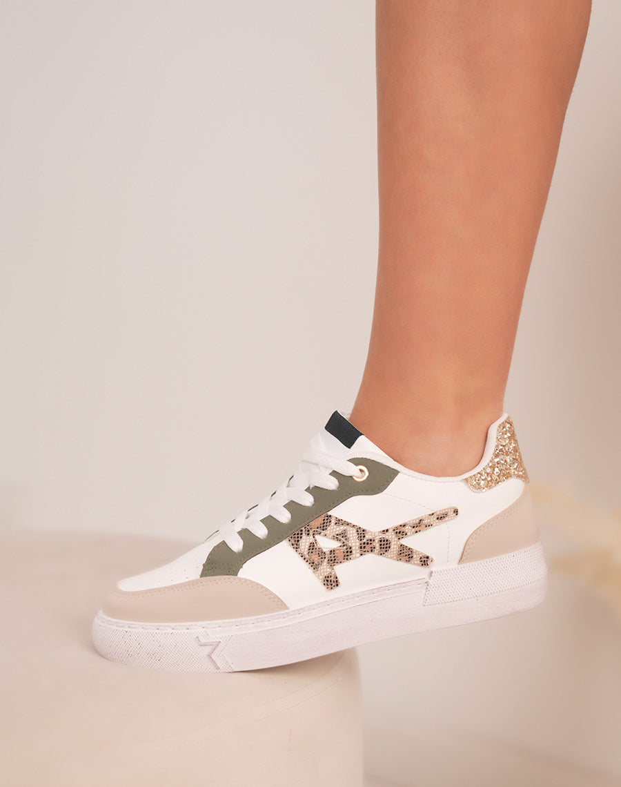 Baskets femme blanches tendance à motif léopard et détails kaki