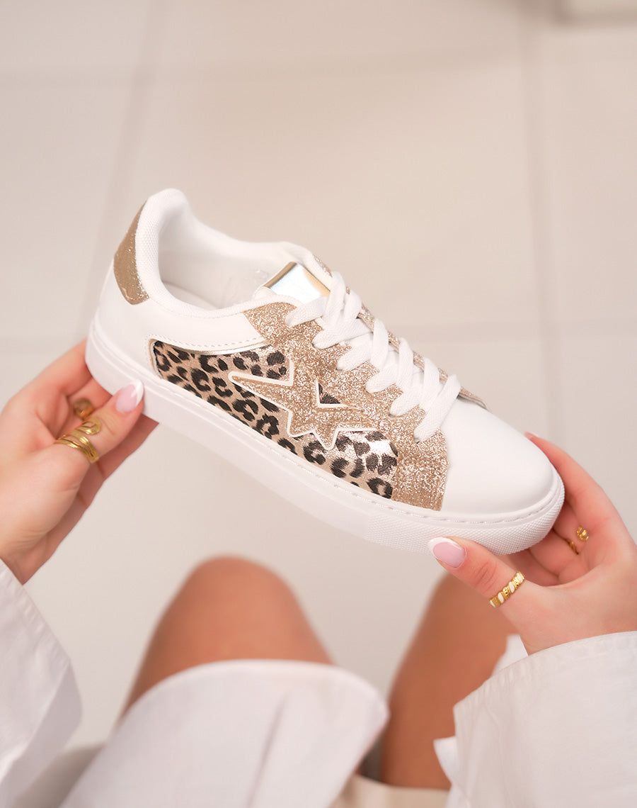 Baskets femme blanches tendance à paillettes dorées et motif léopard sur le côté