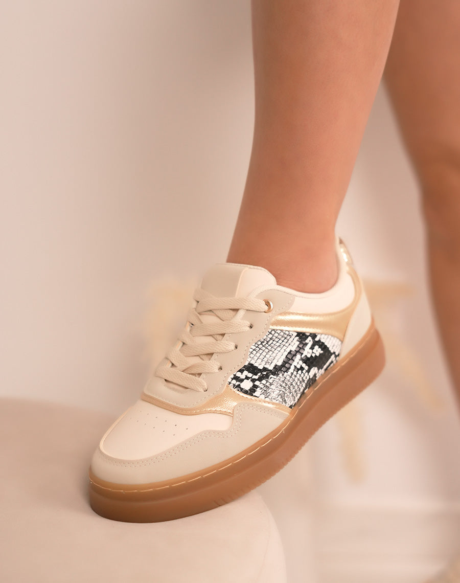 Baskets femme beiges tendance avec détails dorés et effet serpent
