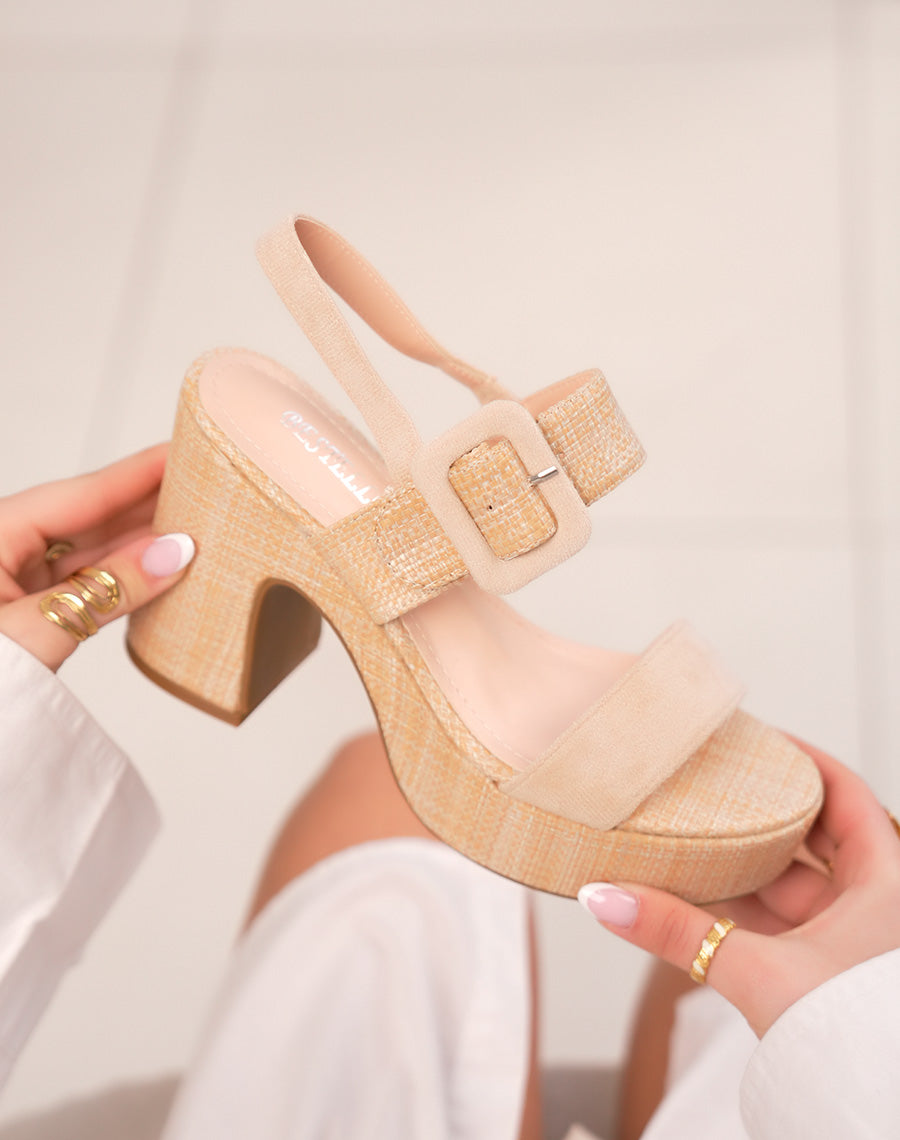 Sandales femme beiges élégantes à talon haut avec effet osier et double bride épaisse