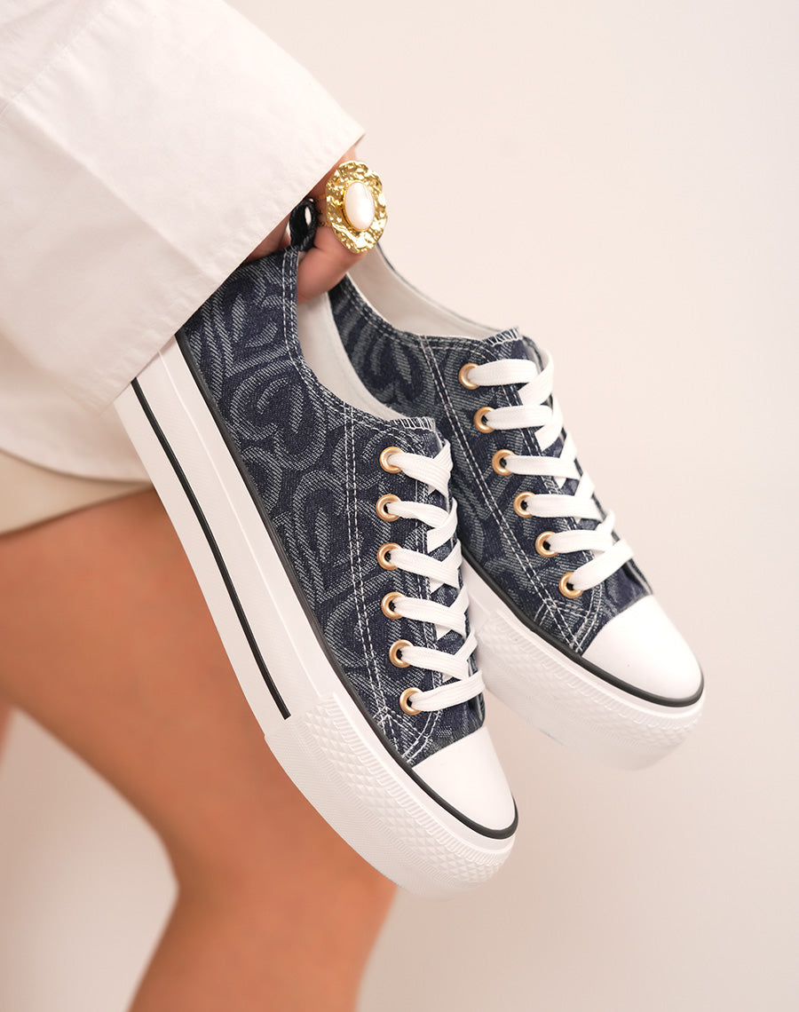 Baskets femme en jean bleu foncé tendance avec semelle épaisse et surpiqûres cœur