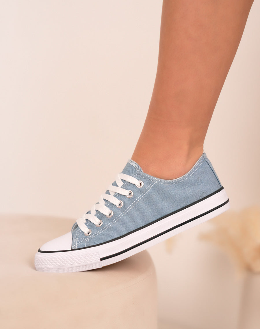 Basket femme bleu jean tendance avec lacets épais et semelle plateforme