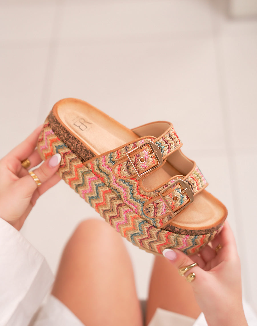 Mules femme multicolores à plateforme épaisse tressée avec brides décoratives dorées