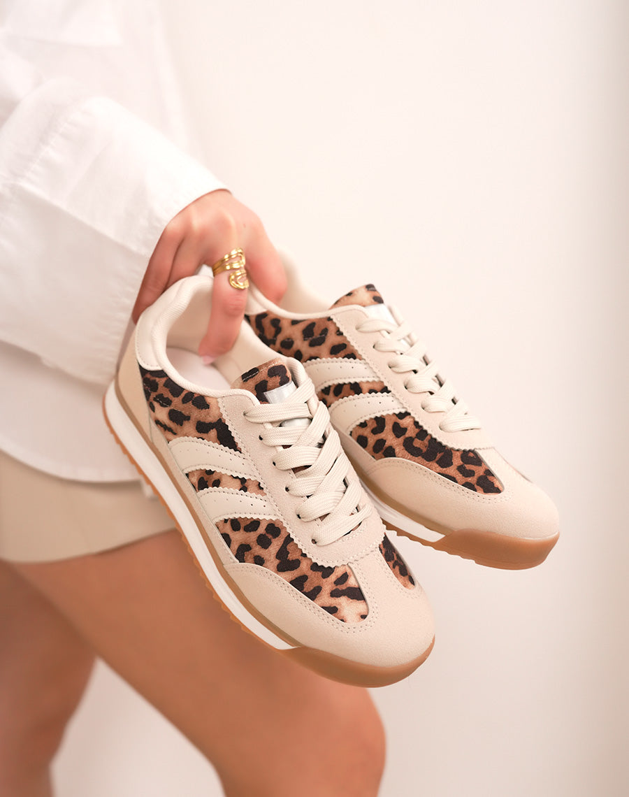 Basket femme beige avec empiècements léopard et semelle crantée
