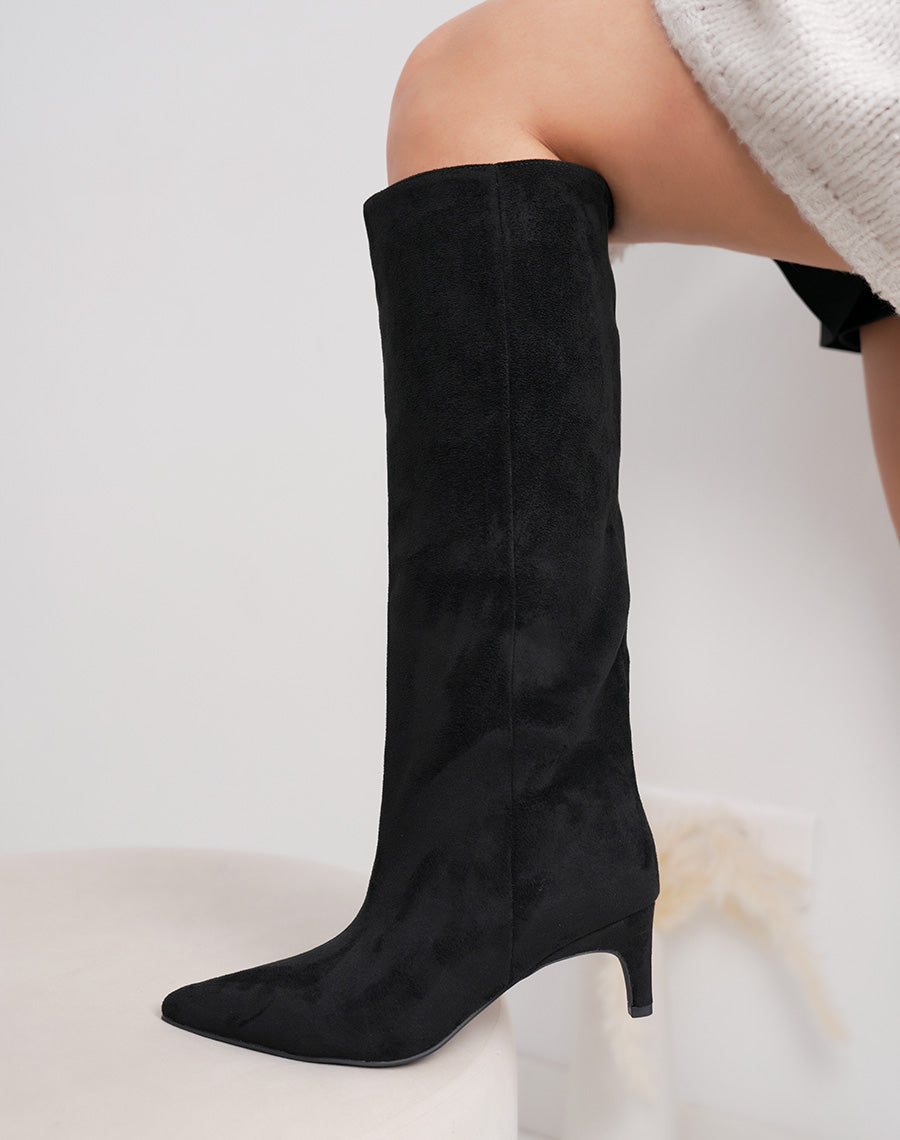 Bottes femme noires élégantes en suédine à petit talon aiguille et intérieur fourré