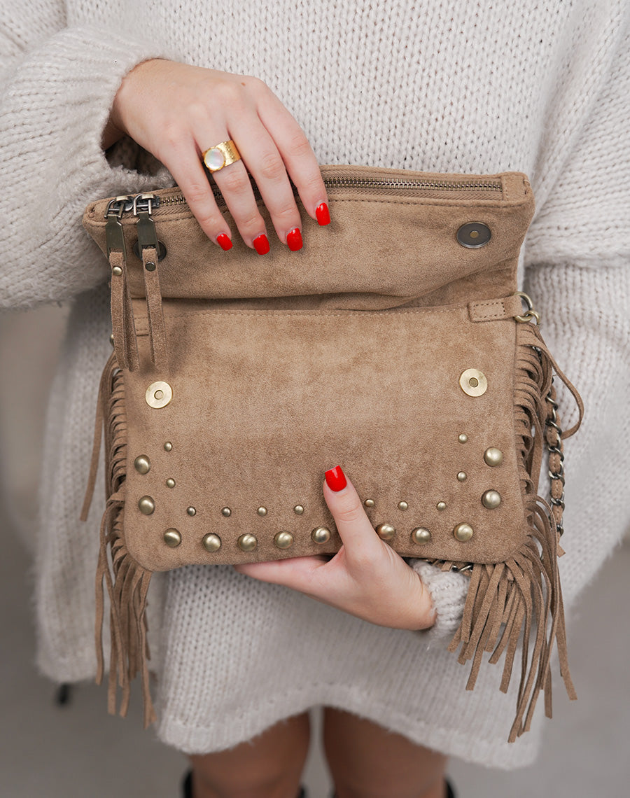 Sac pochette femme beige en suédine tendance avec franges et perles dorées