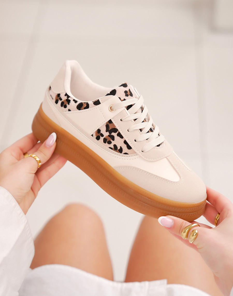 Basket femme beige à empiècements léopard et semelle épaisse marron