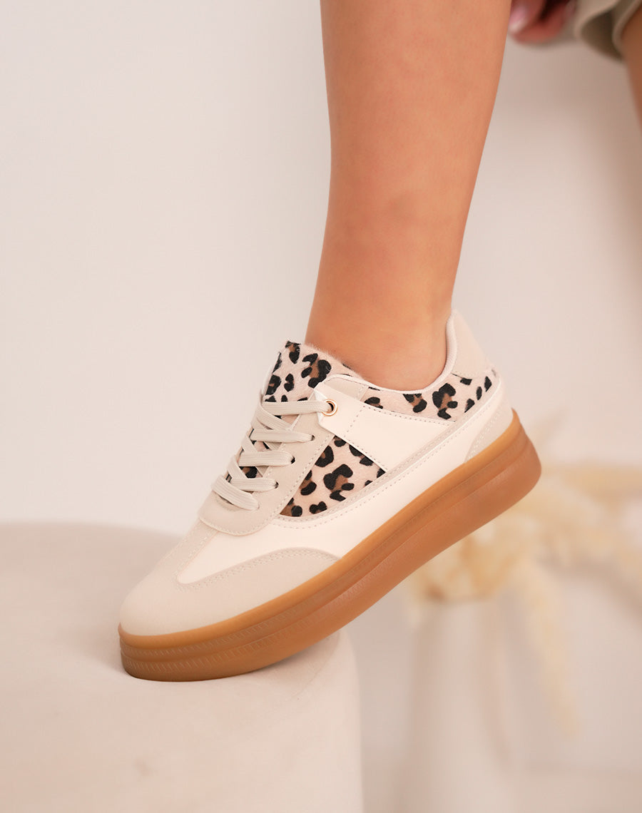 Basket femme beige à empiècements léopard et semelle épaisse marron