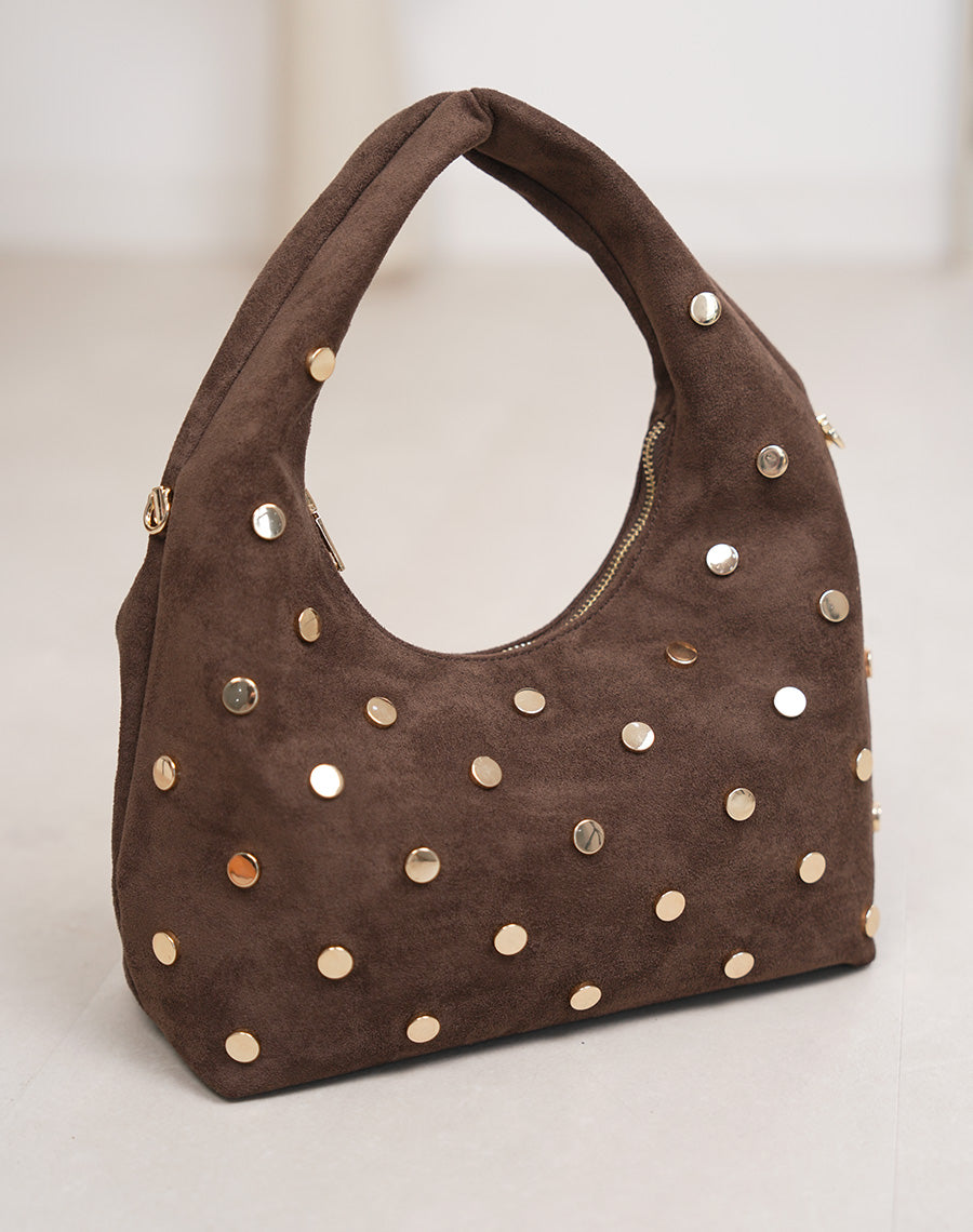 Sac besace marron en suédine avec clous dorés – Élégance rock et tendance