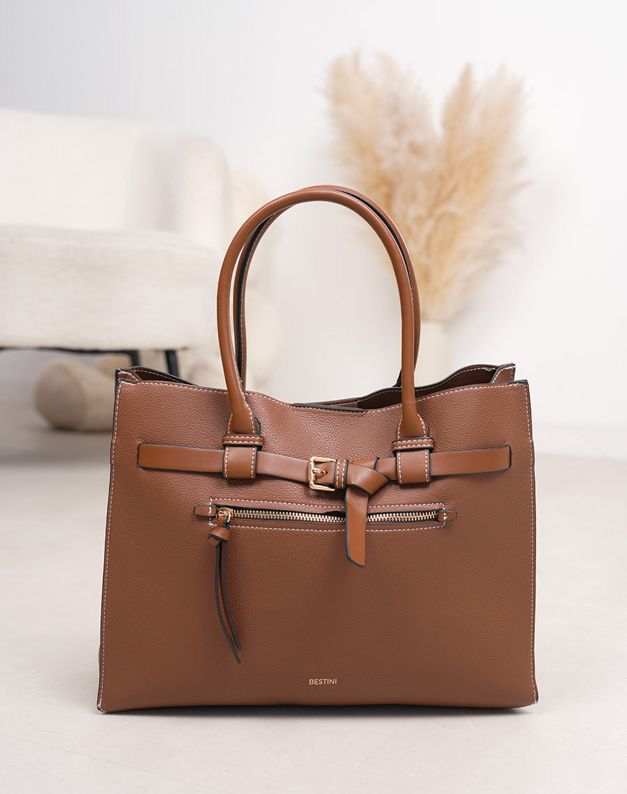 Sac camel effet grainé avec sangle décorative – Élégance et praticité réunies