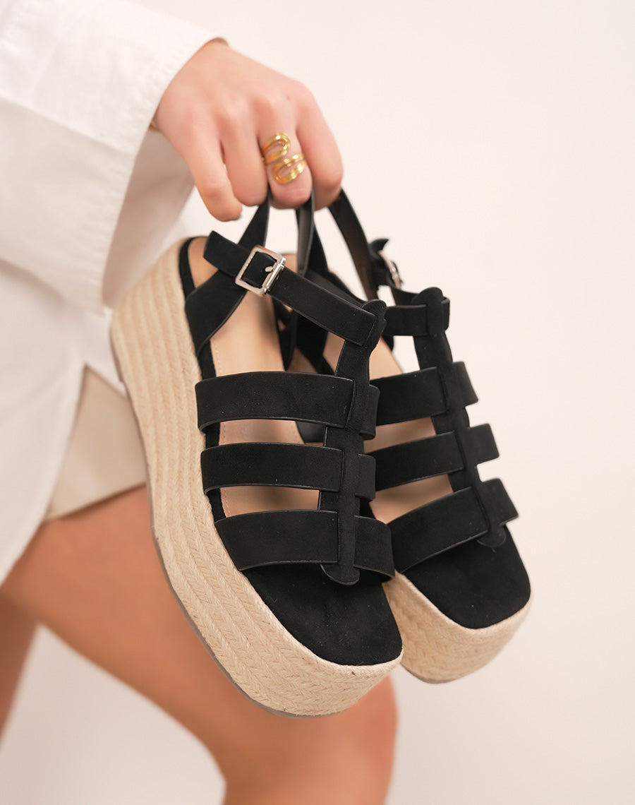 Sandales compensées femme noires en suédine avec multiples brides et semelle effet corde
