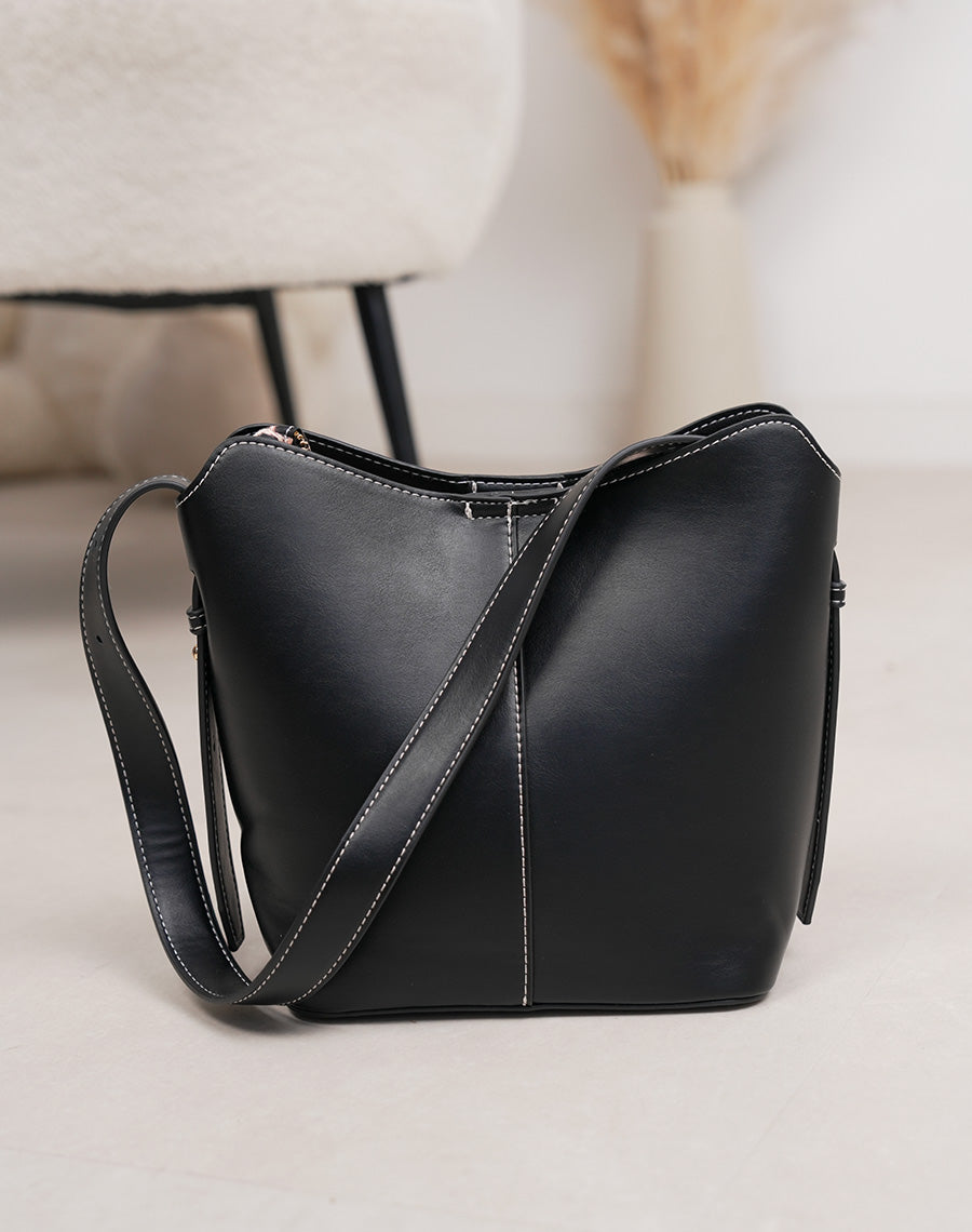 Sac seau noir avec pochette léopard intégrée