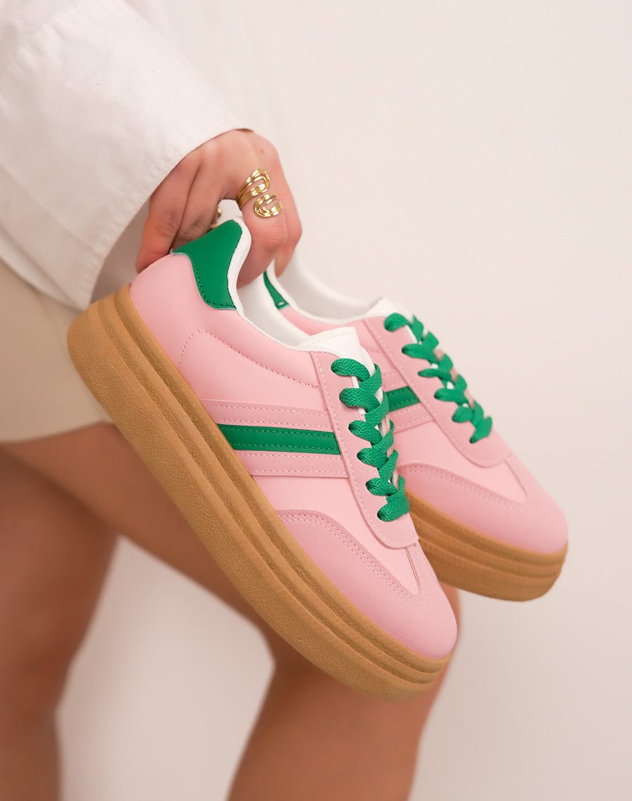 Baskets femme roses à triple semelle camel avec détails vert sapin tendance