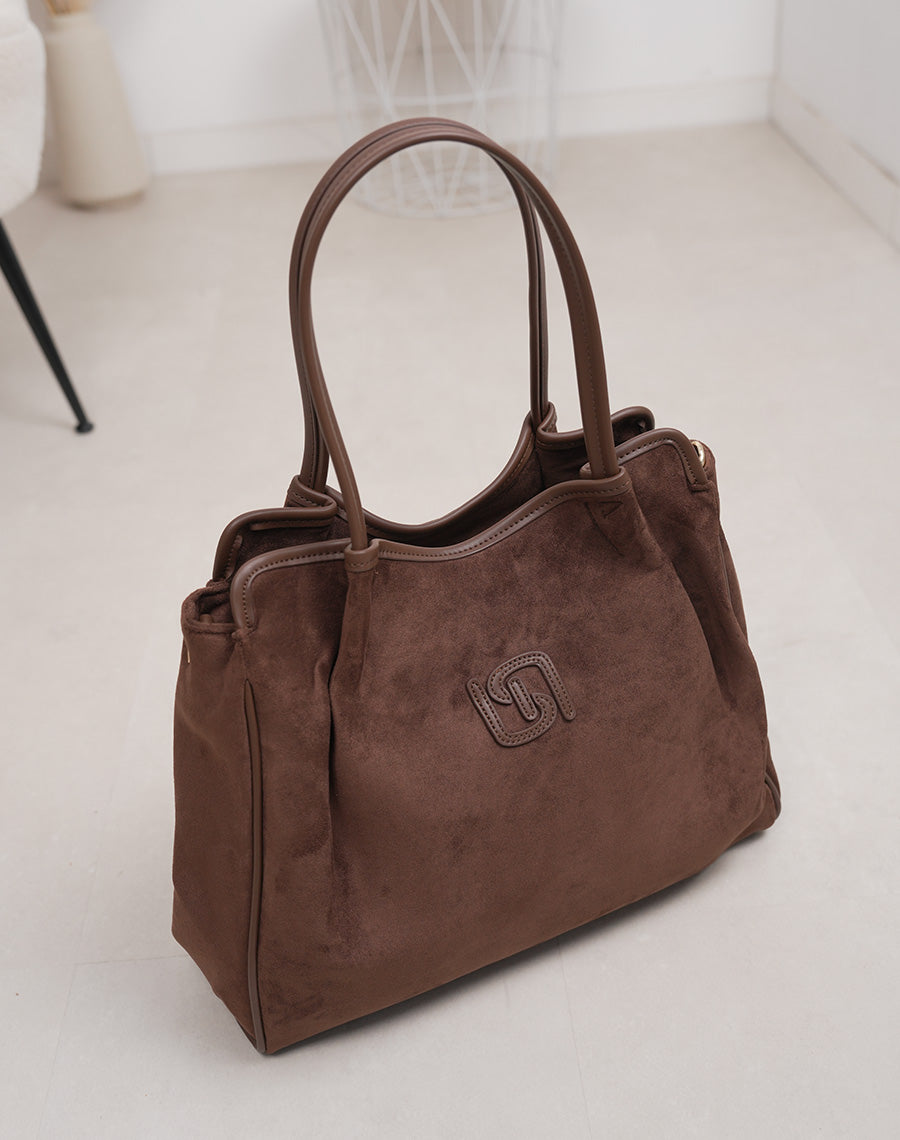 Sac marron en suédine avec détail en similicuir