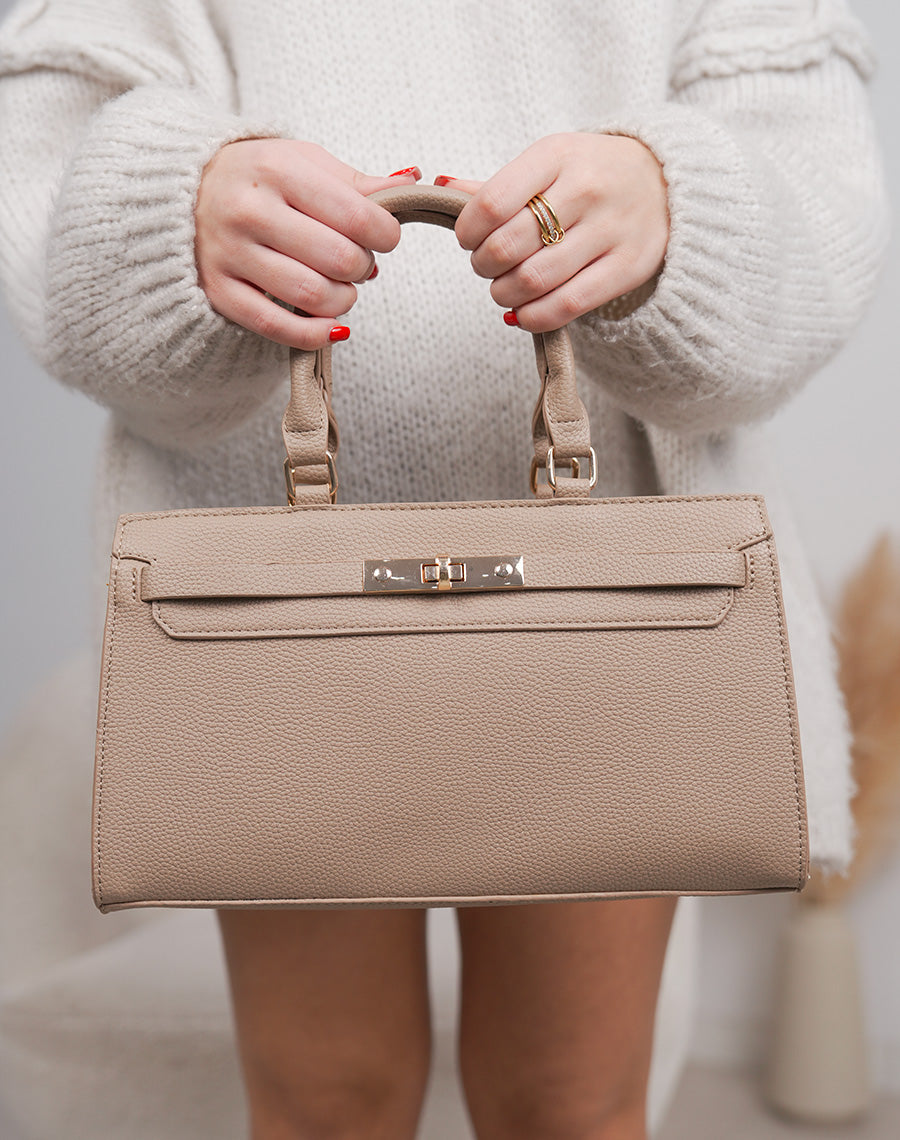 Sac beige foncé en similicuir grainé à fermoir doré