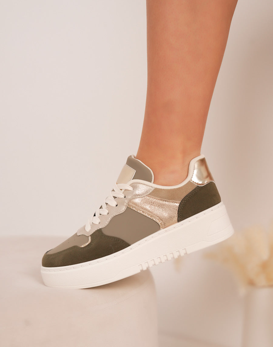 Baskets femme kaki à détail doré métallisé et semelle blanche épaisse