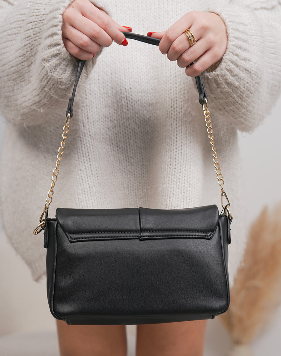 Sac noir matelassé avec fermeture aimantée dorée