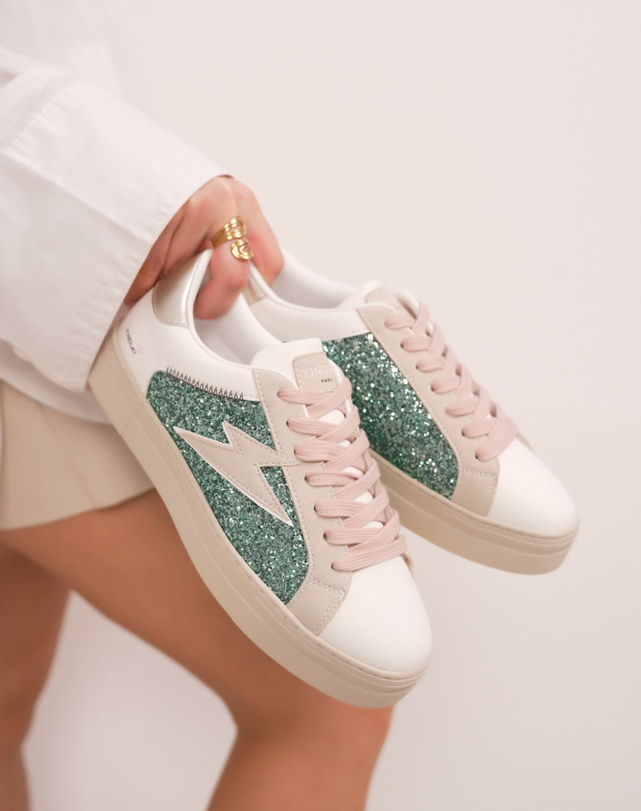 Baskets femme blanches à paillettes vertes et motif éclair en suédine beige