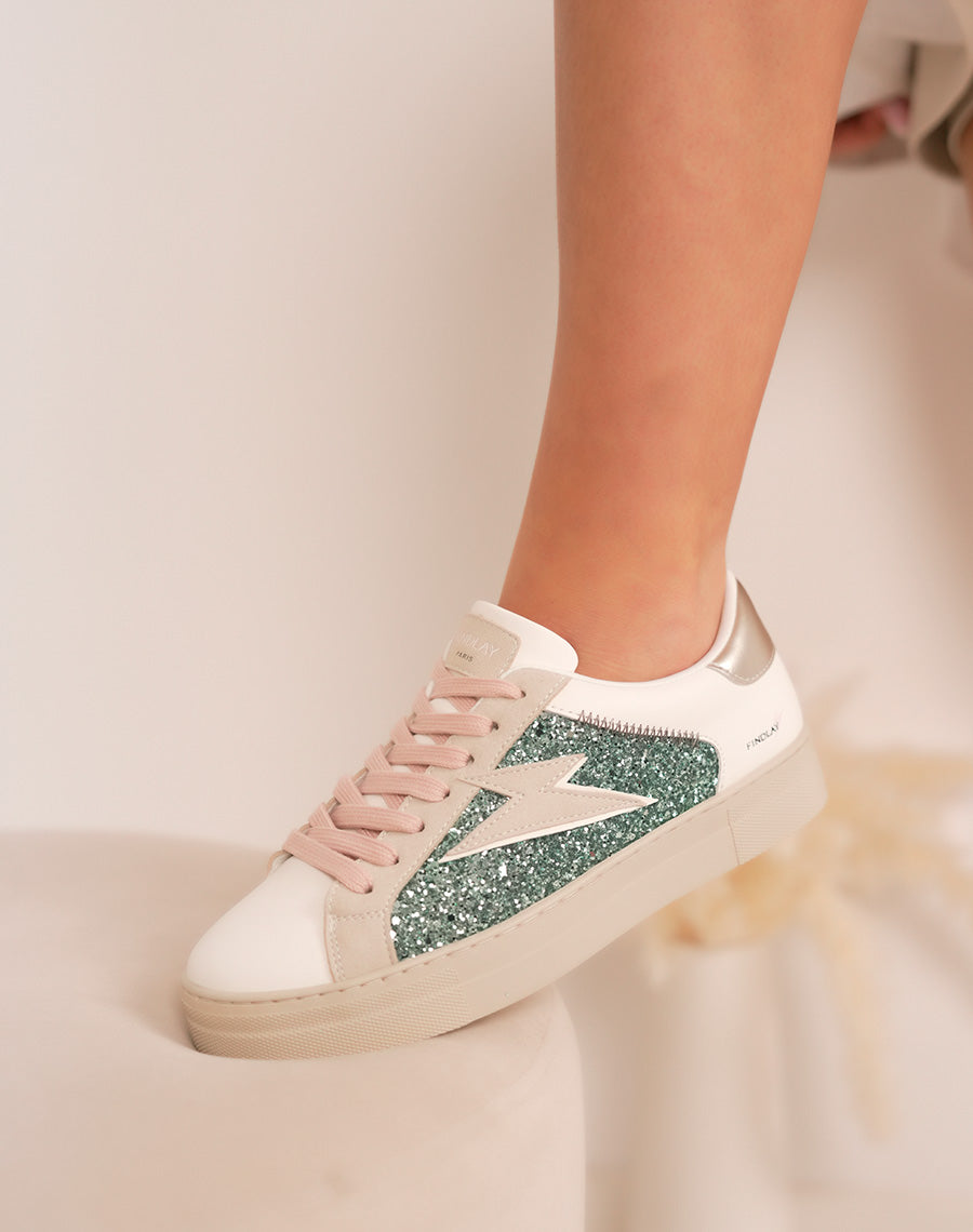 Baskets femme blanches à paillettes vertes et motif éclair en suédine beige
