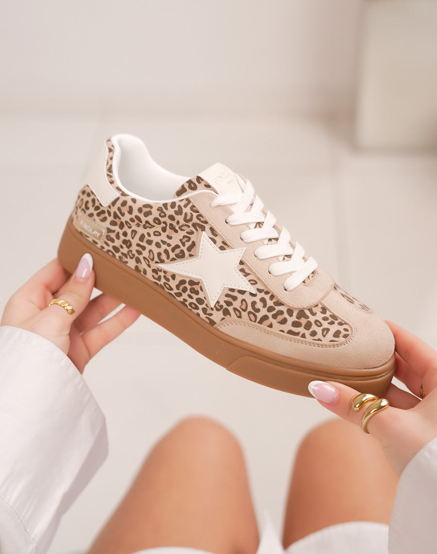 Baskets femme léopard en suédine beige tendance avec étoile blanche