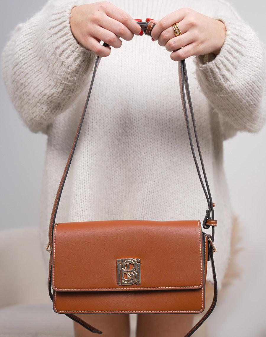 Sac camel à détail doré avec fermeture aimantée