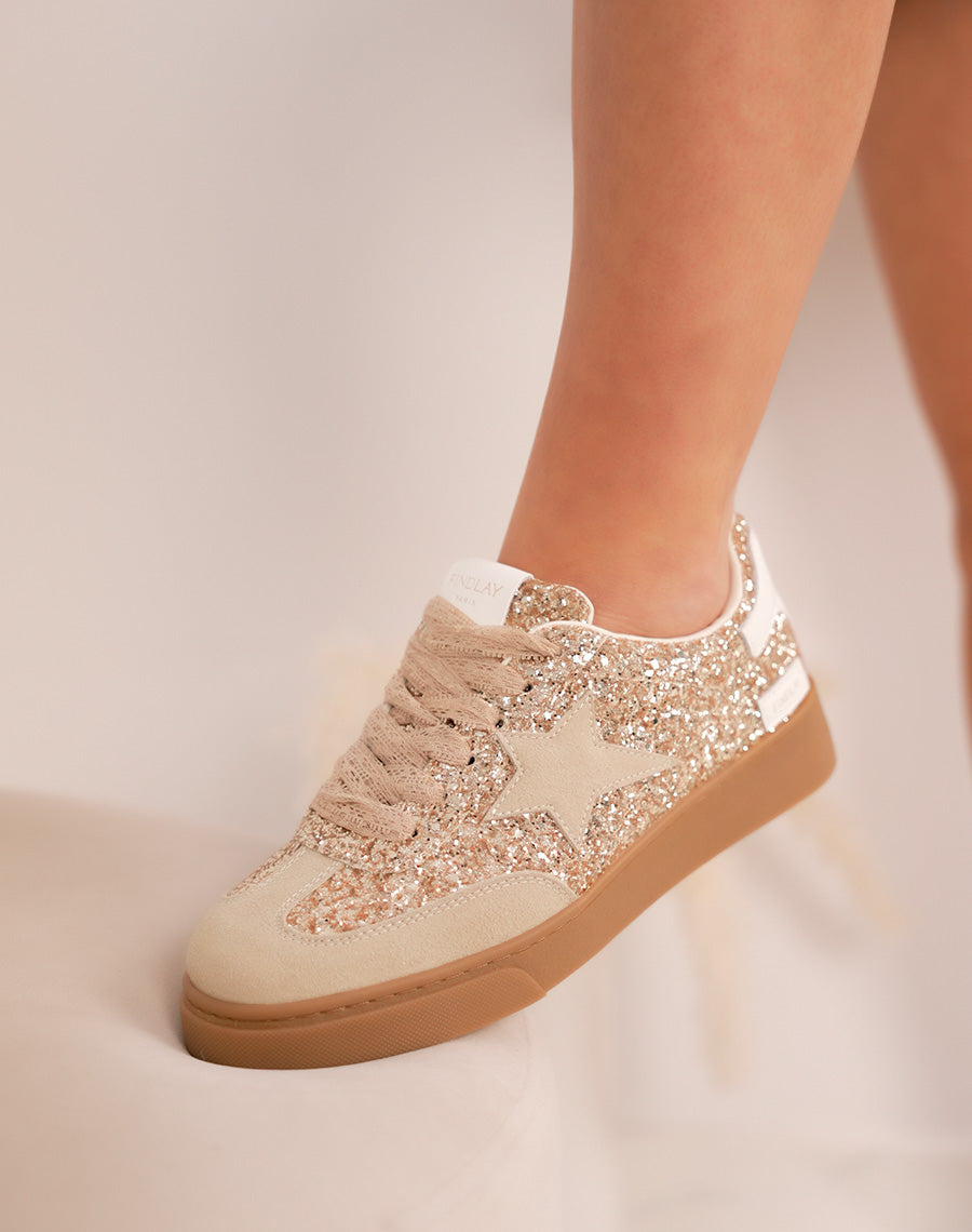 Baskets femme dorées pailletées en suédine beige tendance avec motif étoile