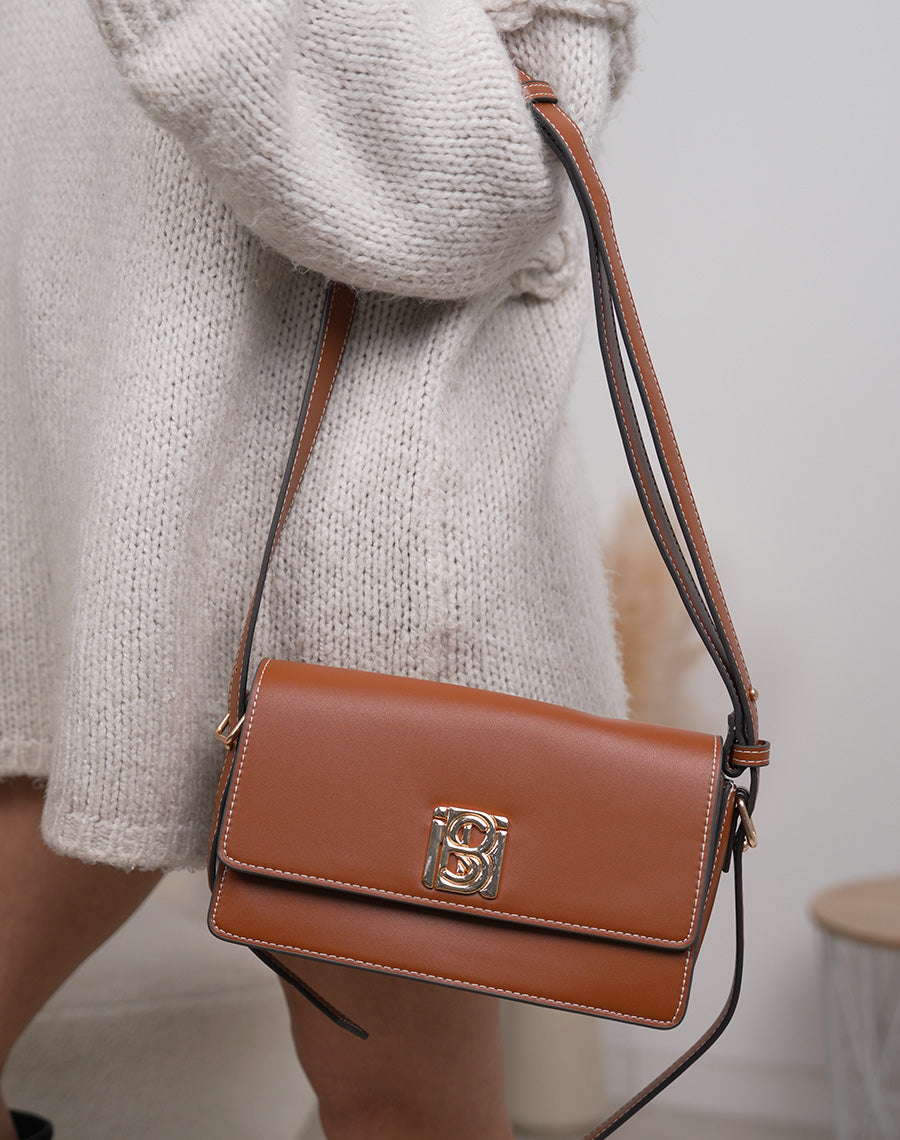 Sac camel à détail doré avec fermeture aimantée