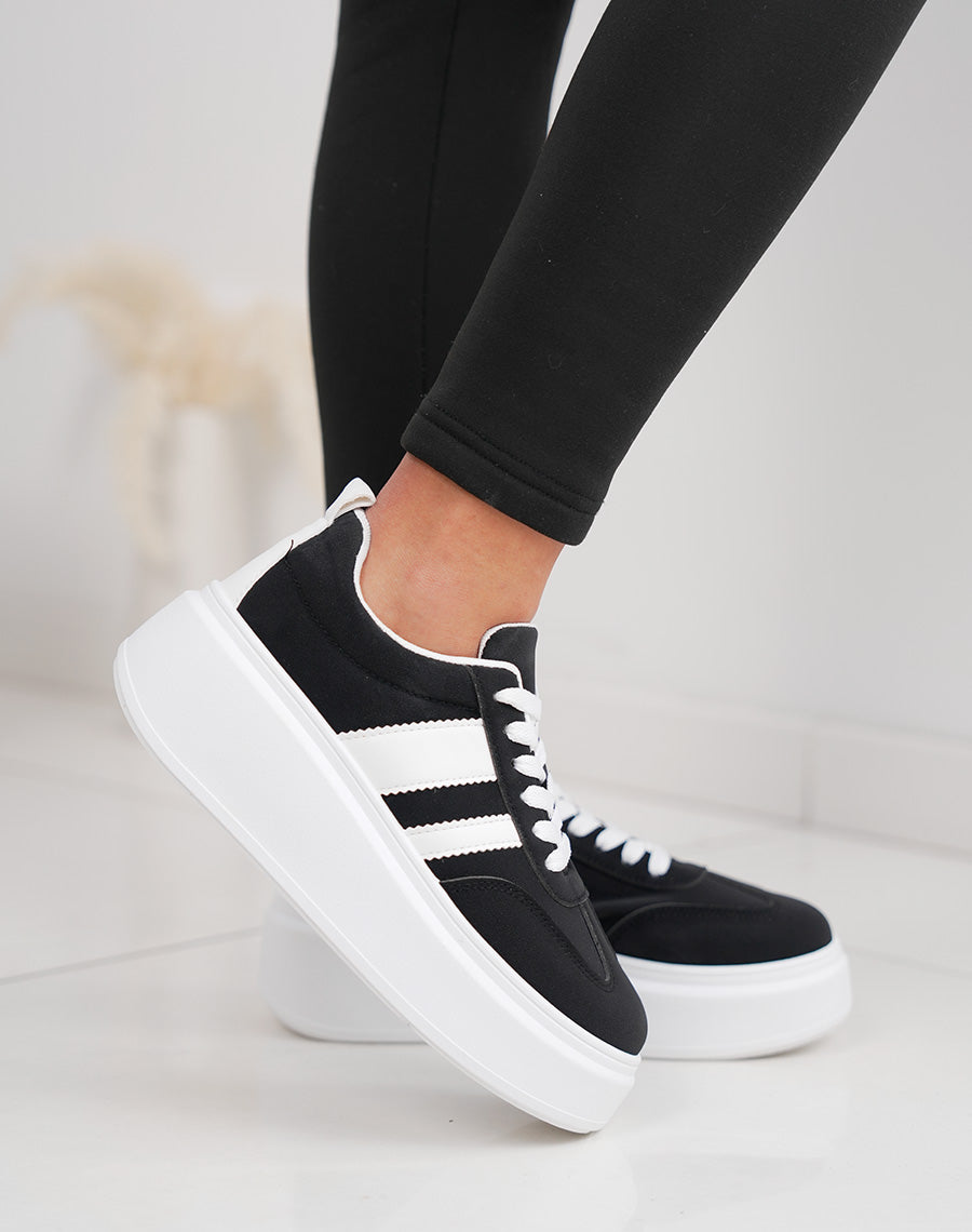 Basket femme noire tendance avec rayures épaisses et plateforme confortable