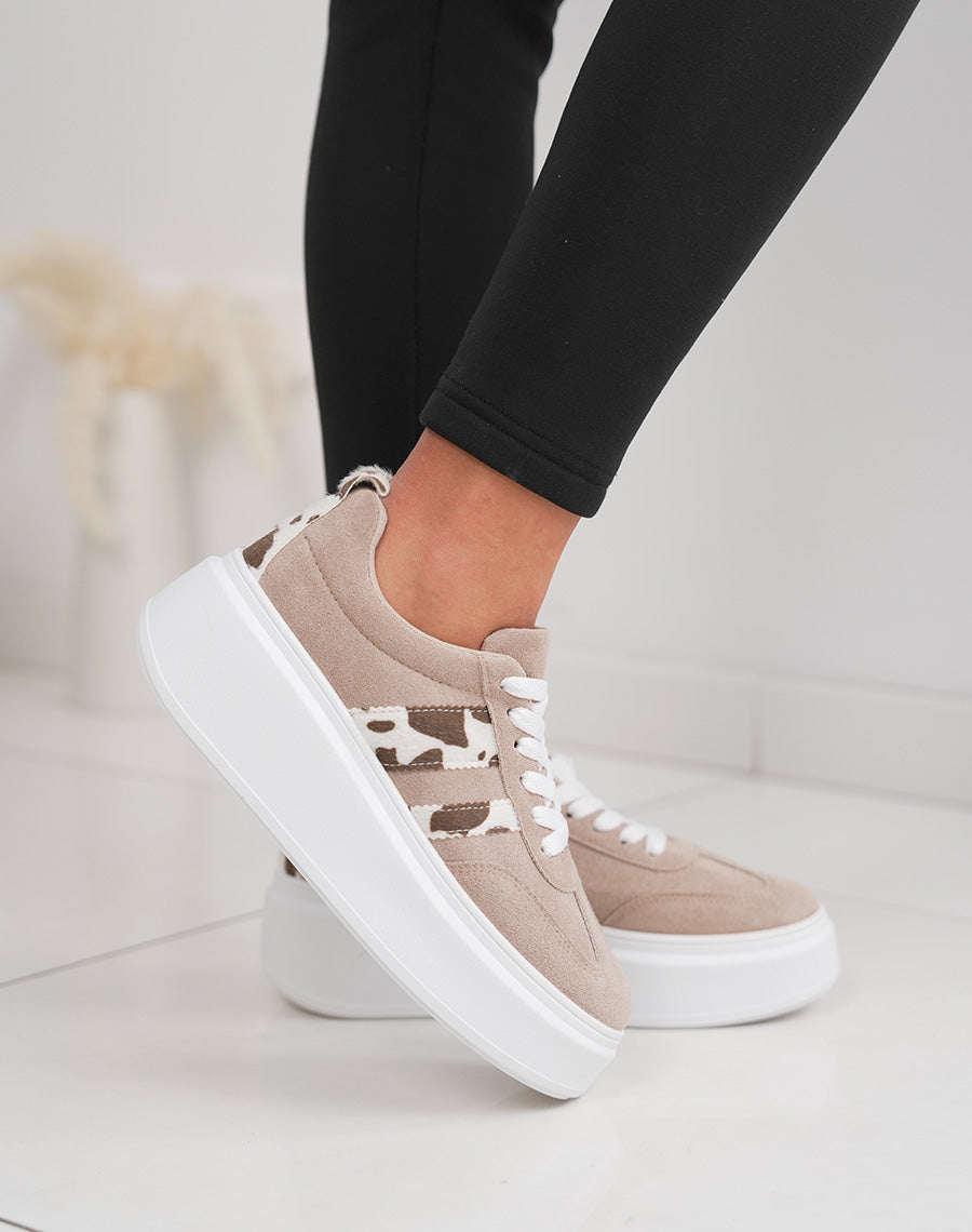 Basket femme taupe élégante avec rayures effet vachette et plateforme confortable