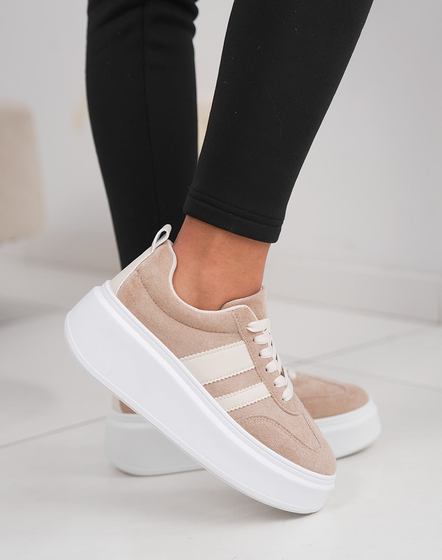 Basket femme beige foncé élégante avec rayures écru et plateforme blanche tendance
