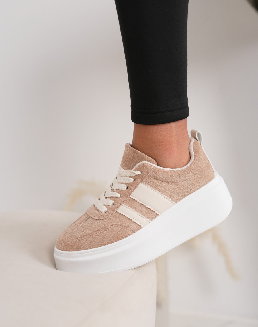 Basket femme beige foncé élégante avec rayures écru et plateforme blanche tendance