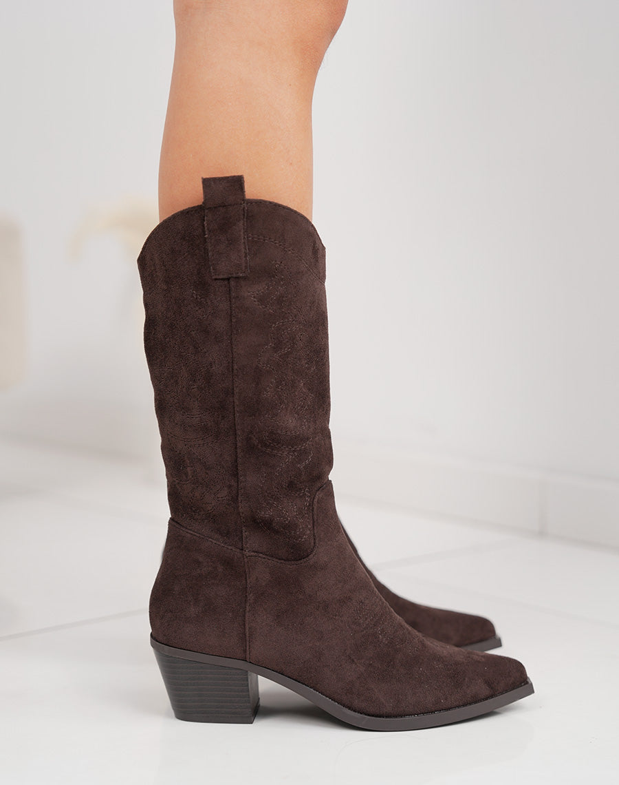 Santiags femme marron en suédine avec bout pointu et talon épais confortable