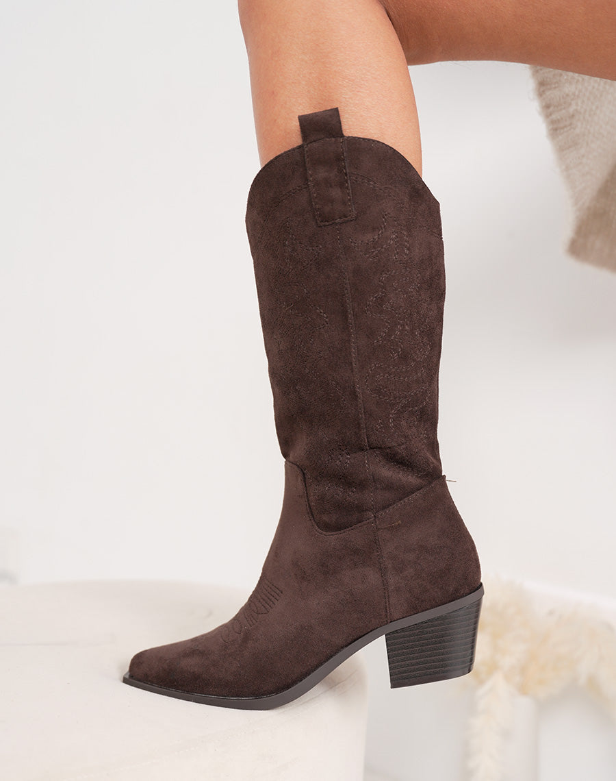 Santiags femme marron en suédine avec bout pointu et talon épais confortable