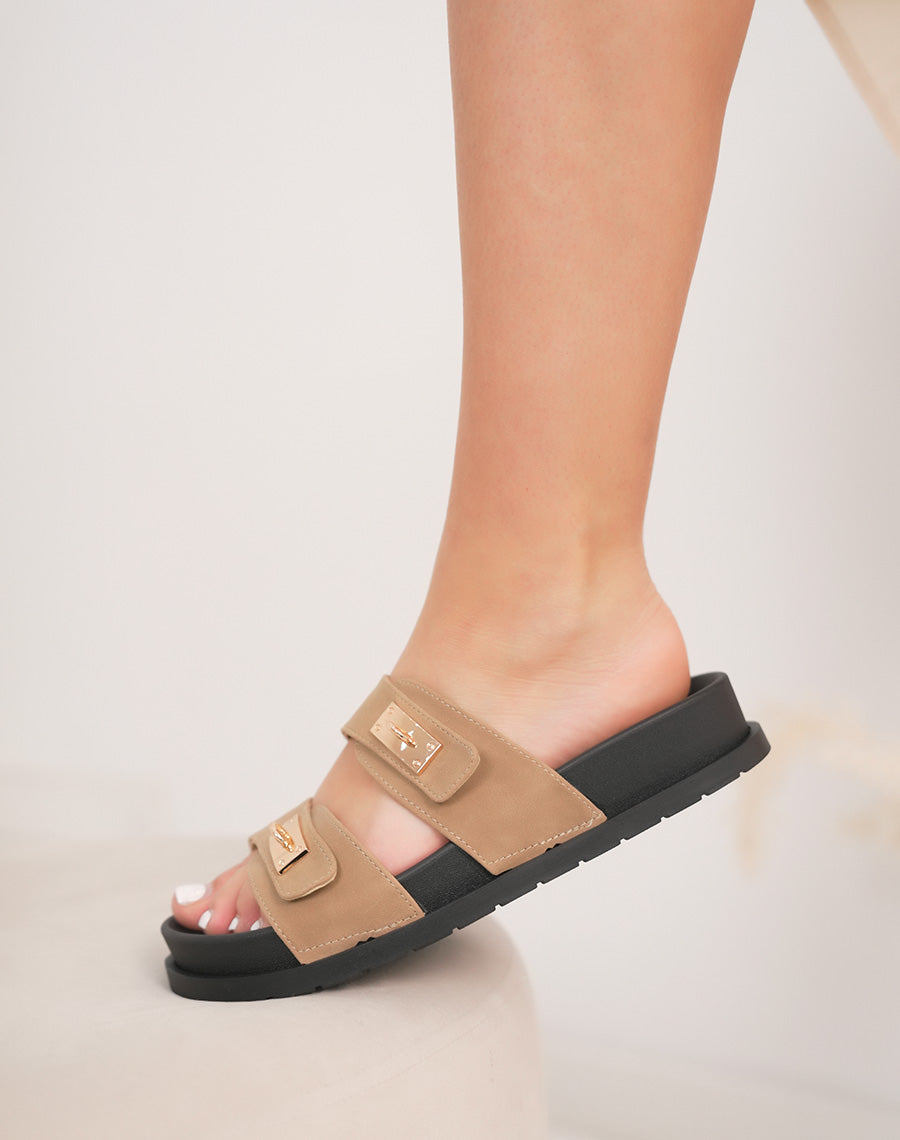Mules femme kaki à 2 brides avec bijoux dorés et semelle plate