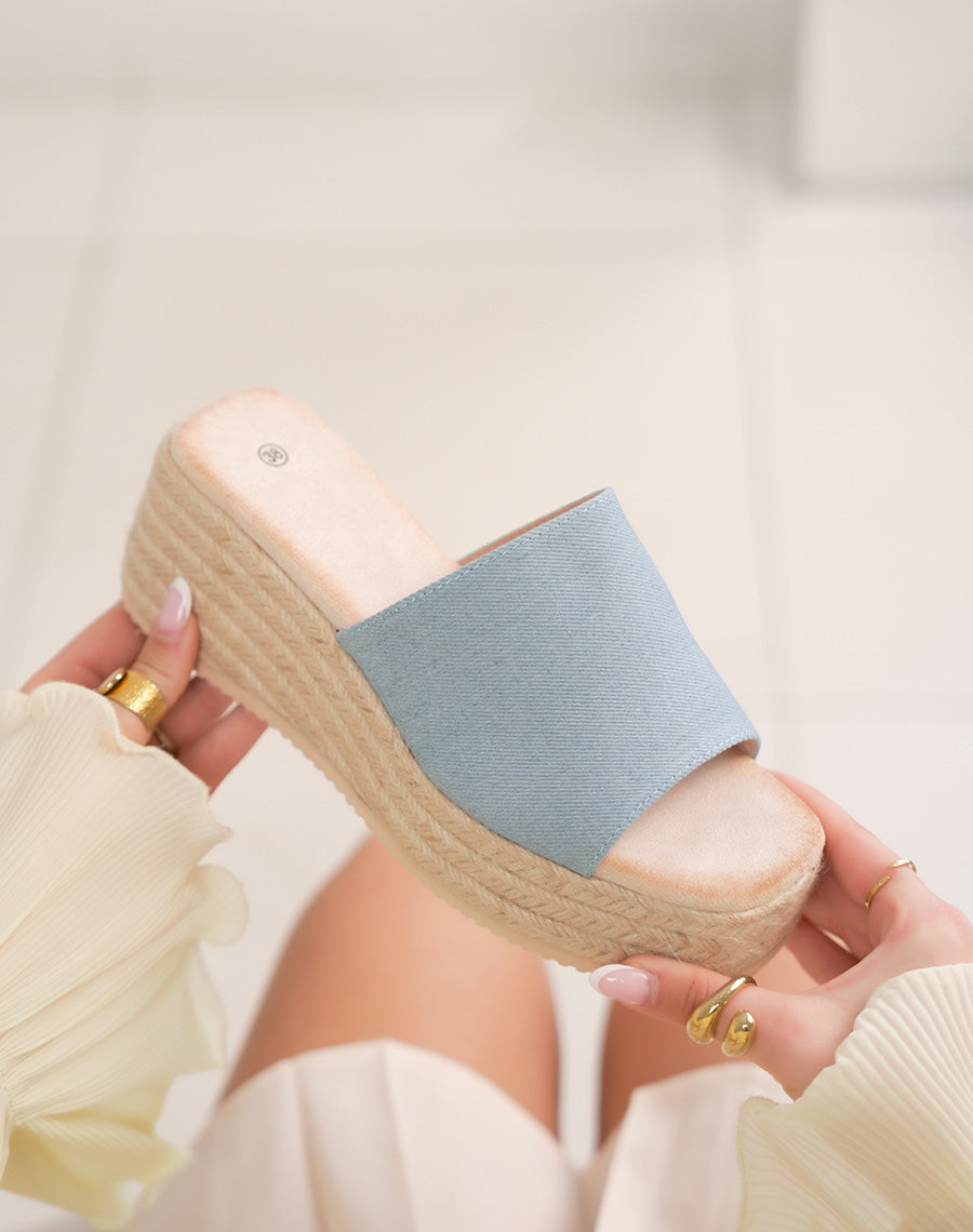 Mules compensées femme effet jean bleu clair avec semelle corde tressée