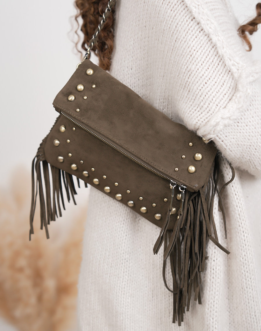 Sac pochette femme kaki en suédine à franges avec perles dorées effet vieilli