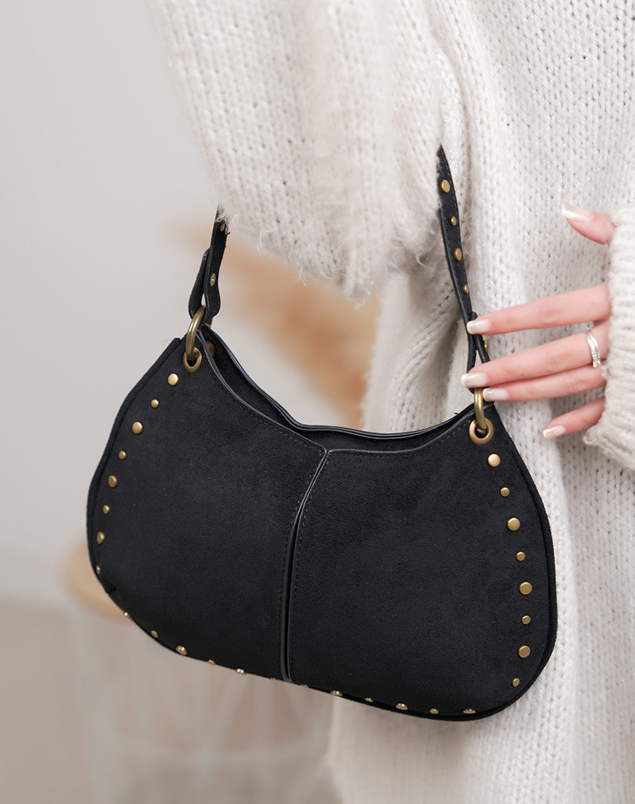 Sac pochette femme noir en suédine avec clous dorés et bandoulière élégante