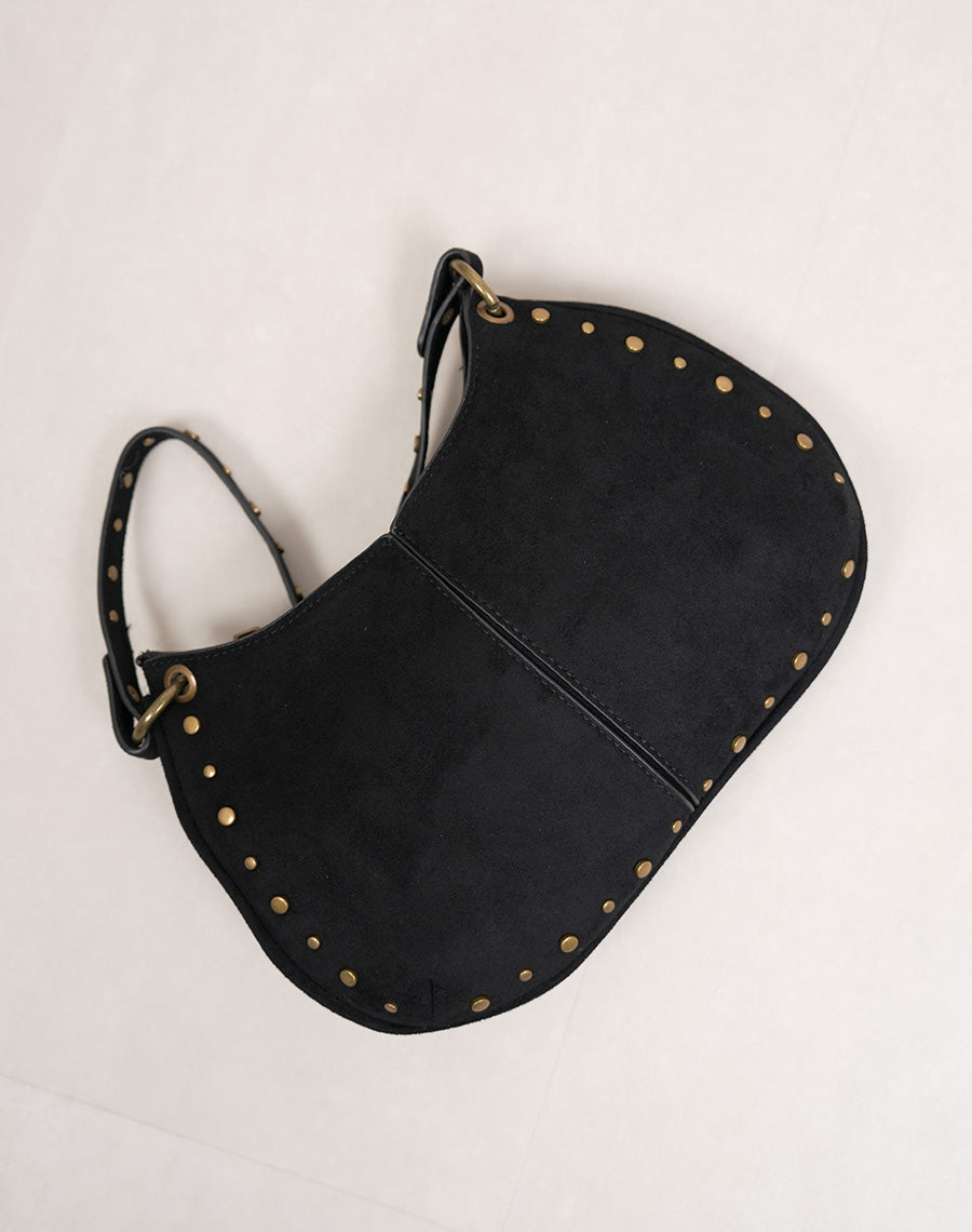Sac pochette femme noir en suédine avec clous dorés et bandoulière élégante
