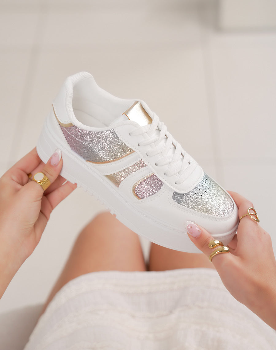 Basket femme blanche tendance avec paillettes multicolores et bandes latérales