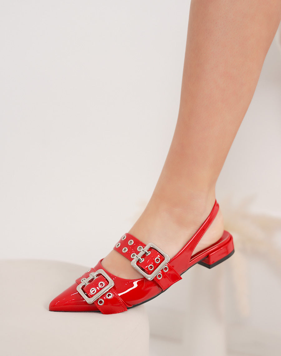 Escarpins plats femme rouges vernis élégants avec sangles argentées ajustables