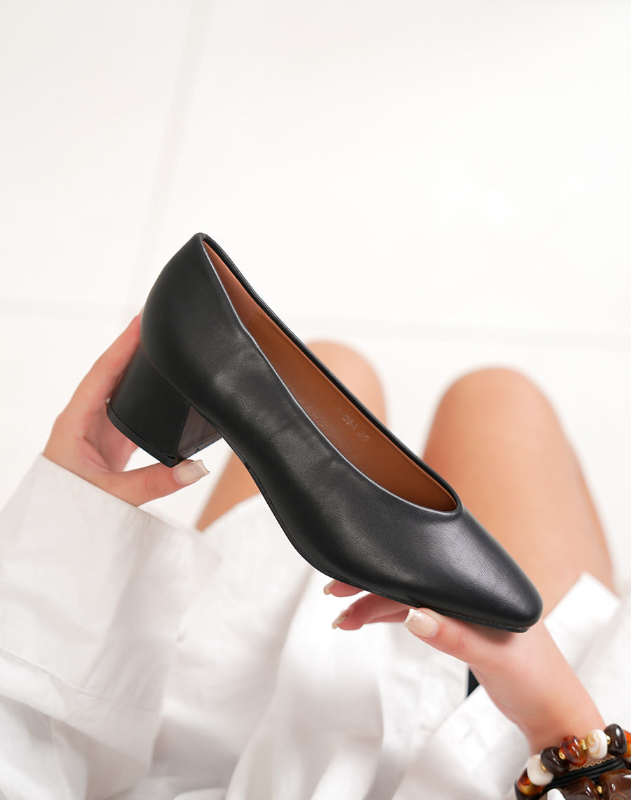 Escarpins femme noirs élégants à petit talon épais et bout carré