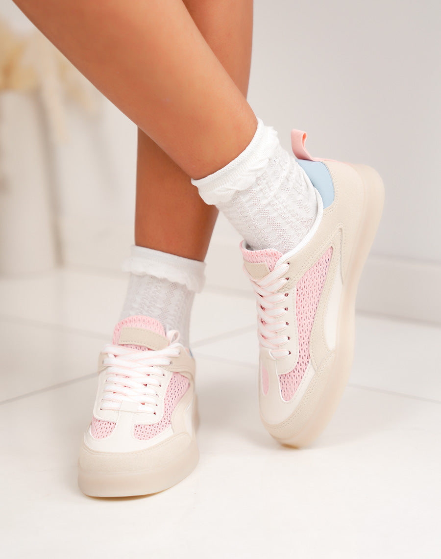Basket femme blanche et rose élégante avec empiècements suédine beige et bleu pastel