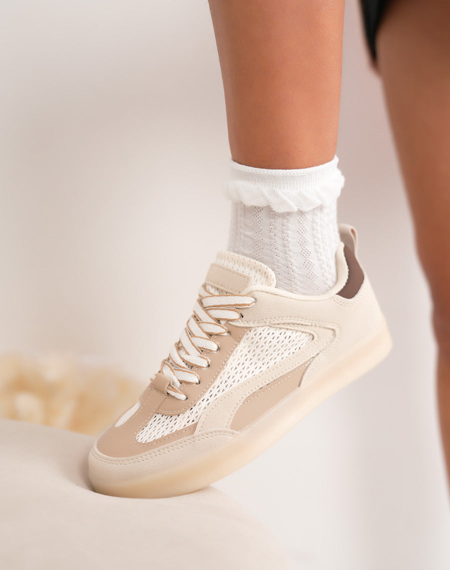 Basket femme beige élégante avec empiècements marron et suédine taupe