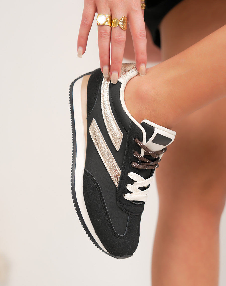 Baskets femme noires avec empiècements dorés effet croco et double lacets