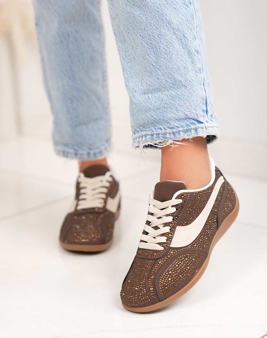 Basket femme marron tendance à strass avec empiècements beiges et lacets assortis