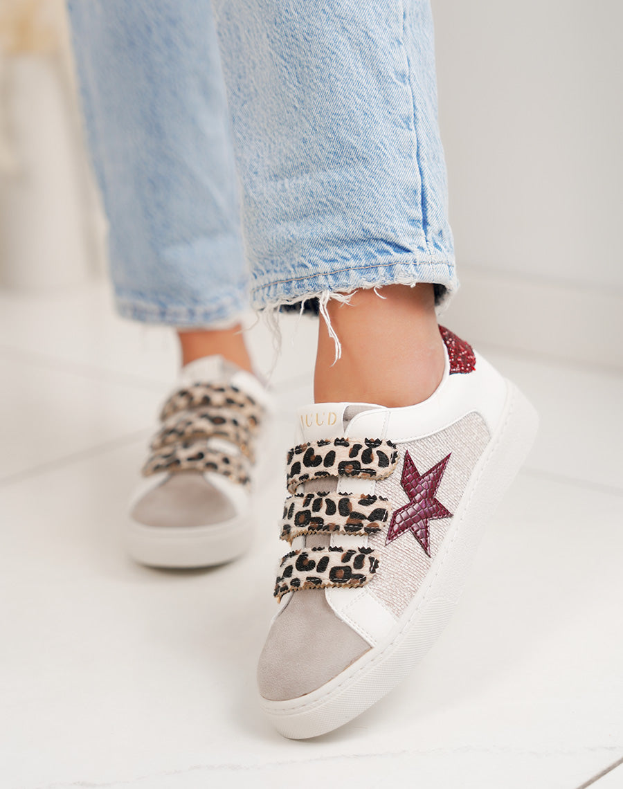 Baskets femme blanches tendance à scratch léopard et étoile bordeaux