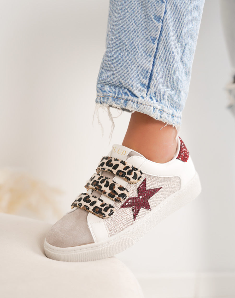 Baskets femme blanches tendance à scratch léopard et étoile bordeaux